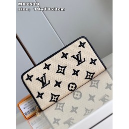 Zippy Wallet Cream and...