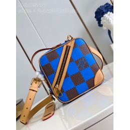 Chess Messenger Blue and...