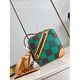 Chess Messenger Green and...