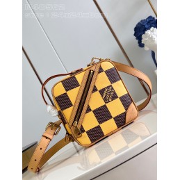 Chess Messenger Yellow and...