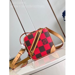 Chess Messenger Red and...
