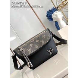 Pulse Wearable Wallet Black...