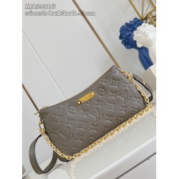 Pochette Liv Monogram