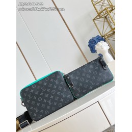 Trio Messenger Monogram...