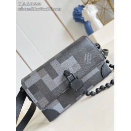 Steamer Wearable Wallet D16