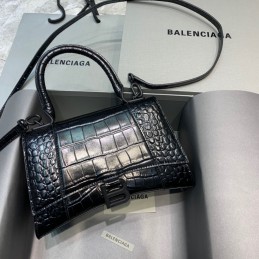 Hourglass Small All Black