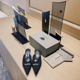 Slippers - Black Knit