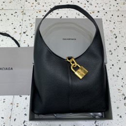Locker Medium Gold H