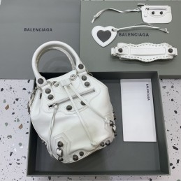 City Medium White