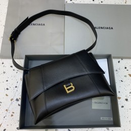 Hourglass Medium Shoulder...