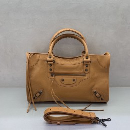 Le City Medium Camel Bag