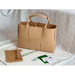 BV Medium Arco Tote Bag -...