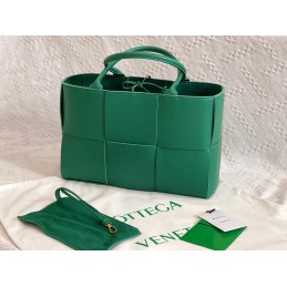 BV Medium Arco Tote Bag -...