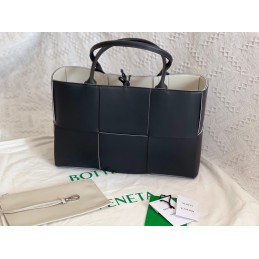 BV Medium Arco Tote Bag -...