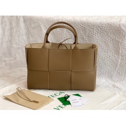 BV Medium Arco Tote Bag -...