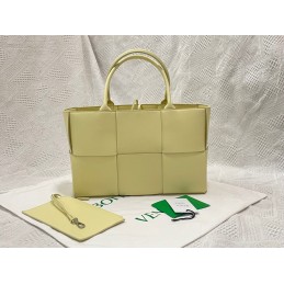Arco Tote - Pale Yellow...