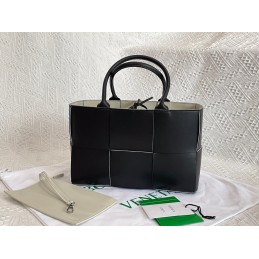 Arco Tote - Black Maxi...