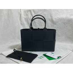Arco Tote - Black Maxi...