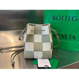 Cassette Bucket Bag - Cream...