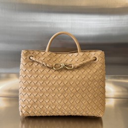 Medium Andiamo Bag - Tan...