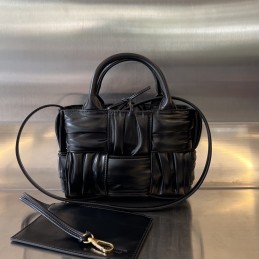 BV Candy Arco Tote Bag -...