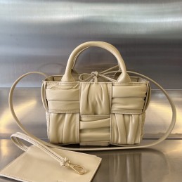 BV Candy Arco Tote Bag -...