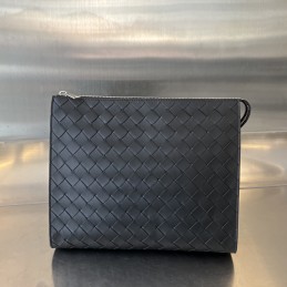 Intrecciato Standing Pouch...