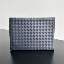 Intrecciato Half Zip Pouch...