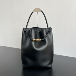 Women’s Andiamo Bucket bag...