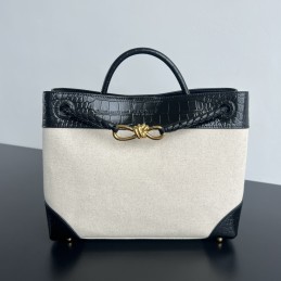 Medium Andiamo Bag - White...