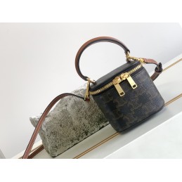 Triomphe Canvas Bag - Brown...