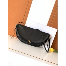 Halfmoon Soft Triomphe Bag...