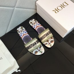 Slippers - Multicolour...
