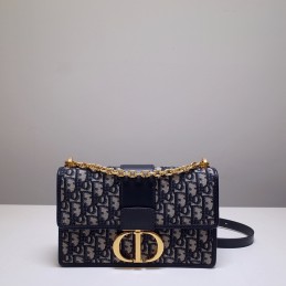 30 Montaigne Medium Bag...