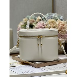 CD Signature Medium Vanity...