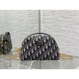 30 Montaigne Medium Bag -...