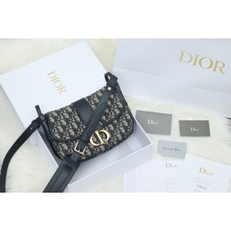30 Montaigne Medium Bag -...