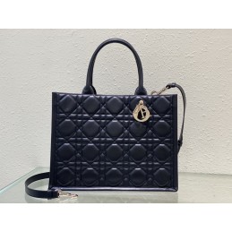 Book Tote Medium - Black,...
