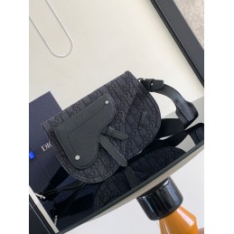Saddle Medium Messenger Bag...