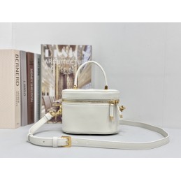 CD Signature Small Vanity...