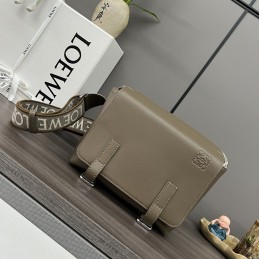 Messenger Bag - Taupe,...