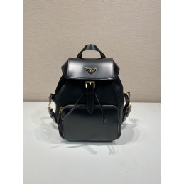 Medium Backpack - Black,...