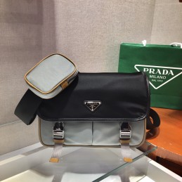 Medium Messenger Bag -...