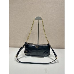 Re-Edition Medium Crossbody...