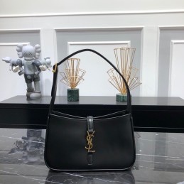 Le 5 à 7 Hobo Bag - Black,...