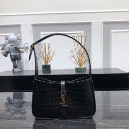 Le 5 à 7 Hobo Bag - Black,...