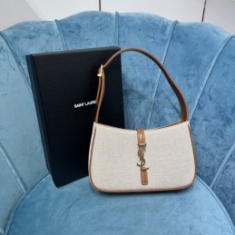 Le 5 à 7 Hobo Bag - Cream,...
