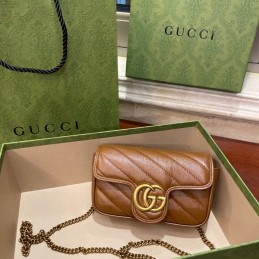 GG Marmont Super Mini Bag -...