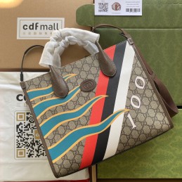 Interlocking G Medium Tote...