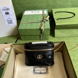 GG Matelasse Mini Vanity...